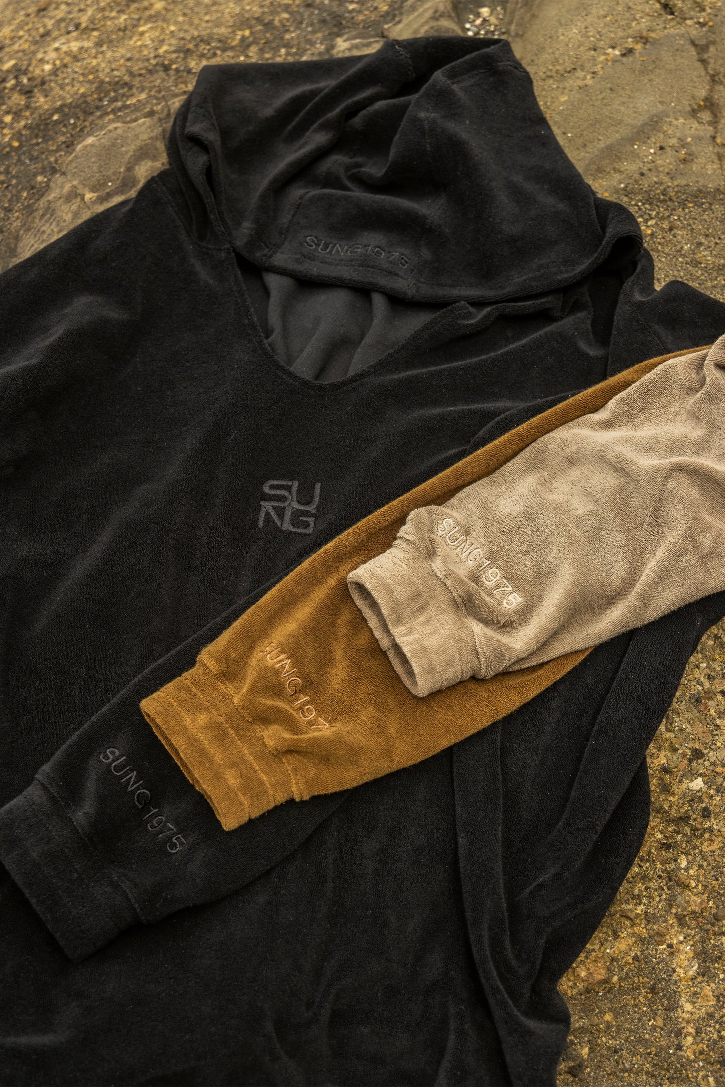 CENTER NOTCH PILE HOODIE