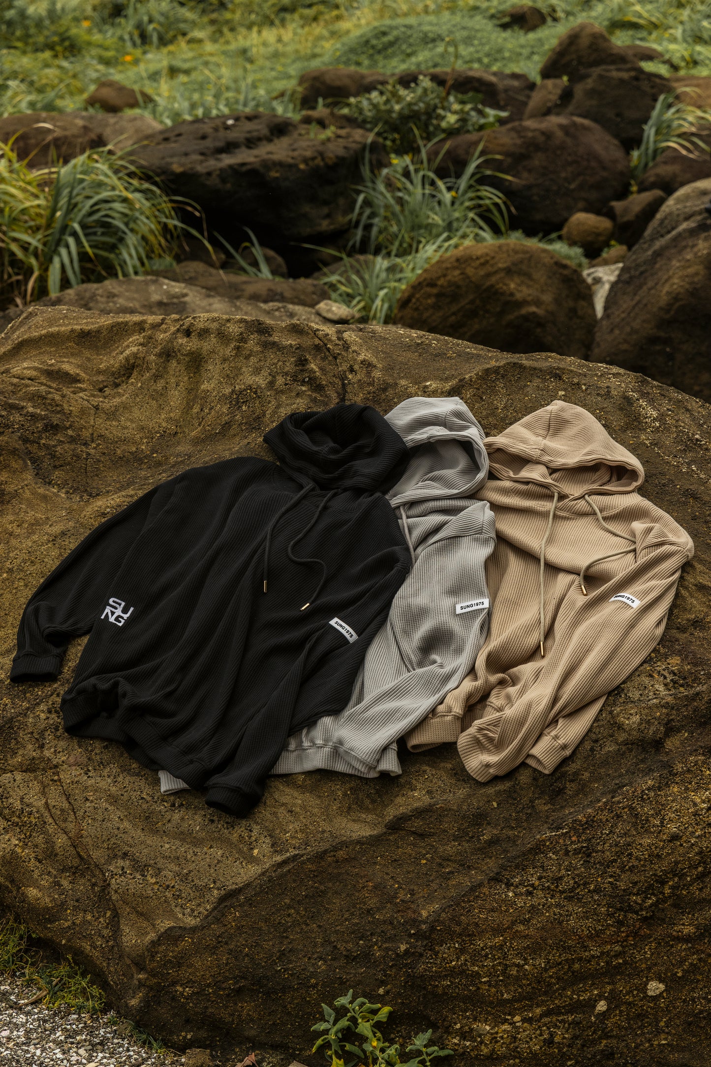 WAFFLE SIDE LOGO HOODIE