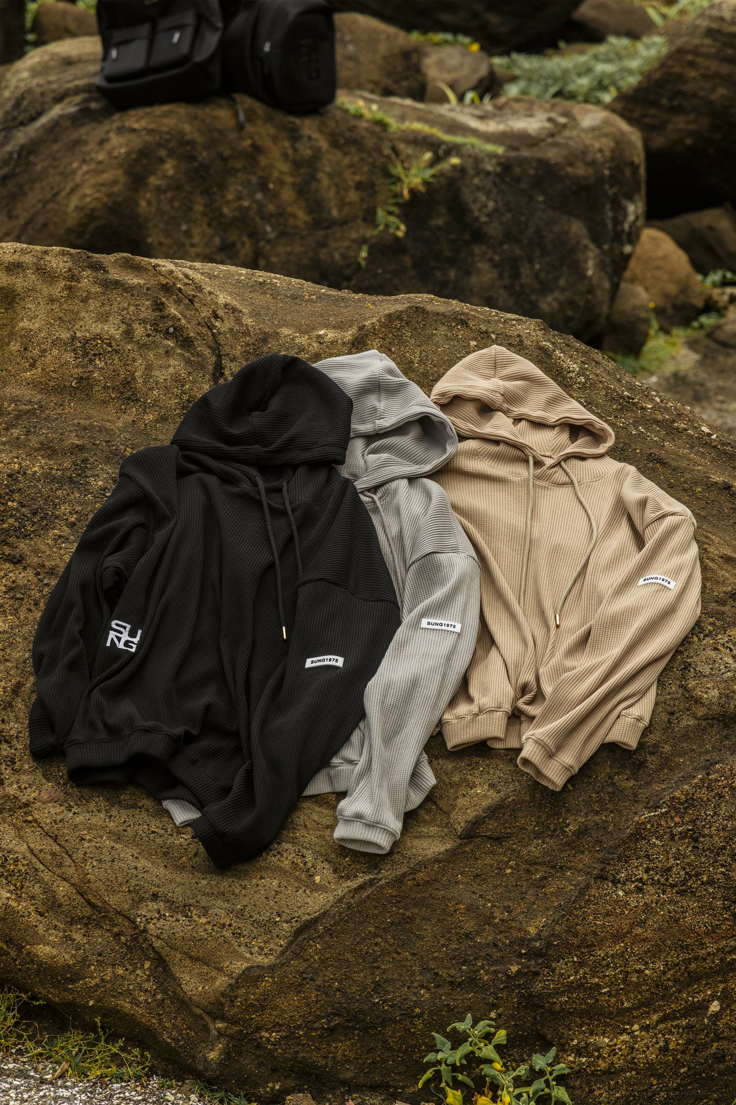 WAFFLE SIDE LOGO HOODIE