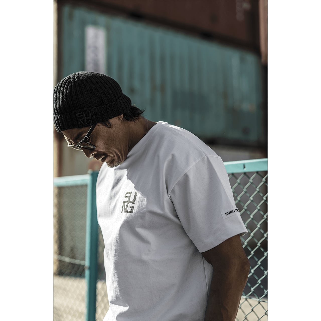BACK 1975 LOGO TSHIRTS