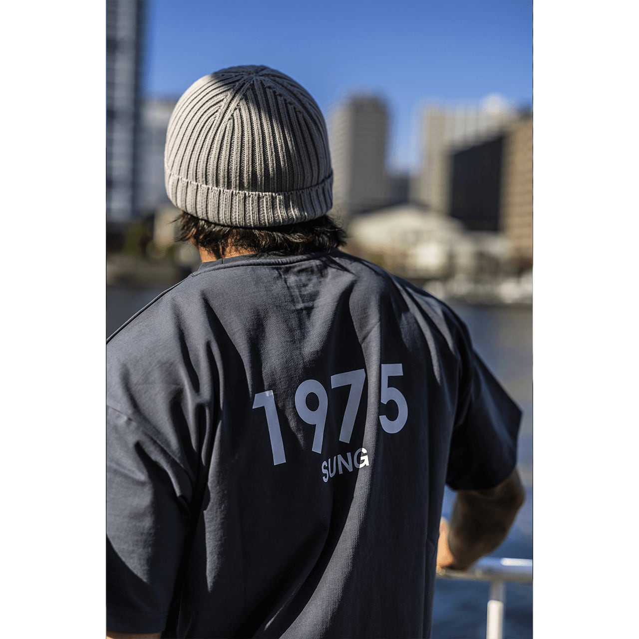 BACK 1975 LOGO TSHIRTS