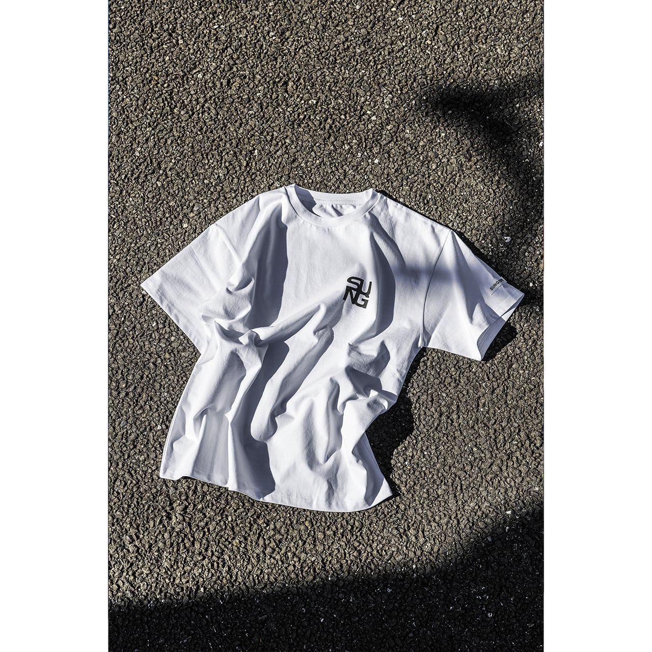 BACK 1975 LOGO TSHIRTS