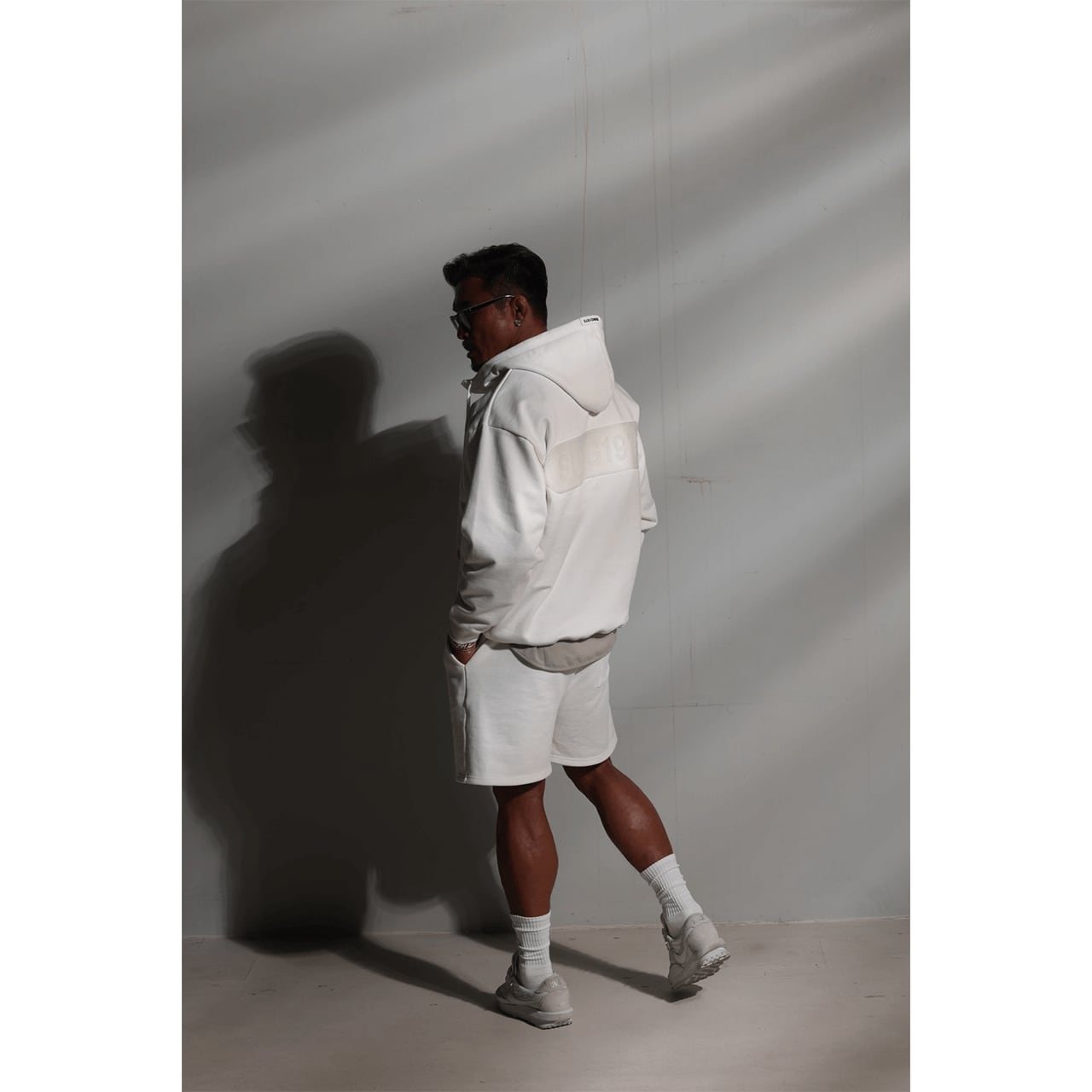 Symbol logo half pants