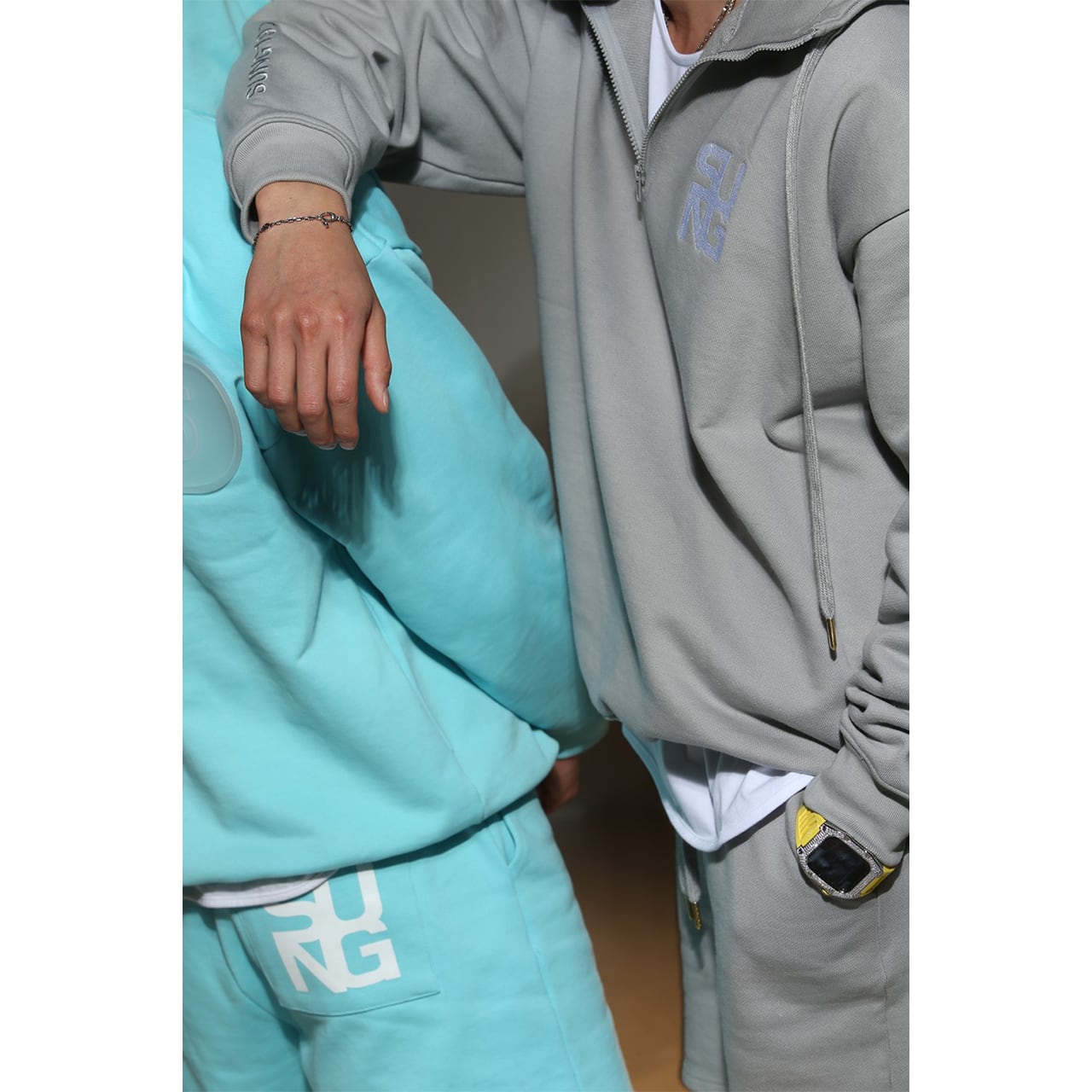 Symbol logo half pants