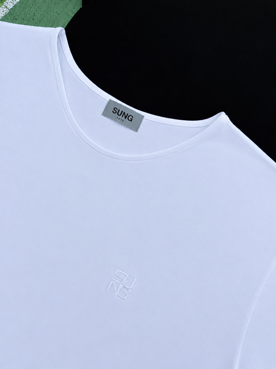 OVERSIZED ACTIVE V-NECK TEE (L/C LOGO)