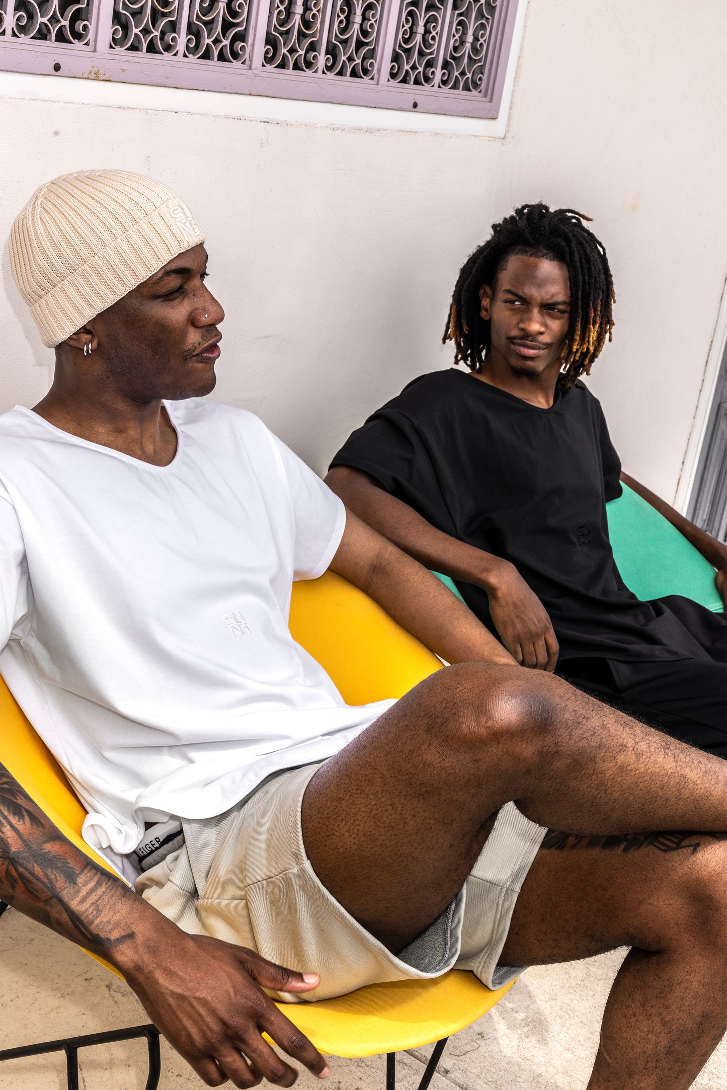 OVERSIZED ACTIVE V-NECK TEE