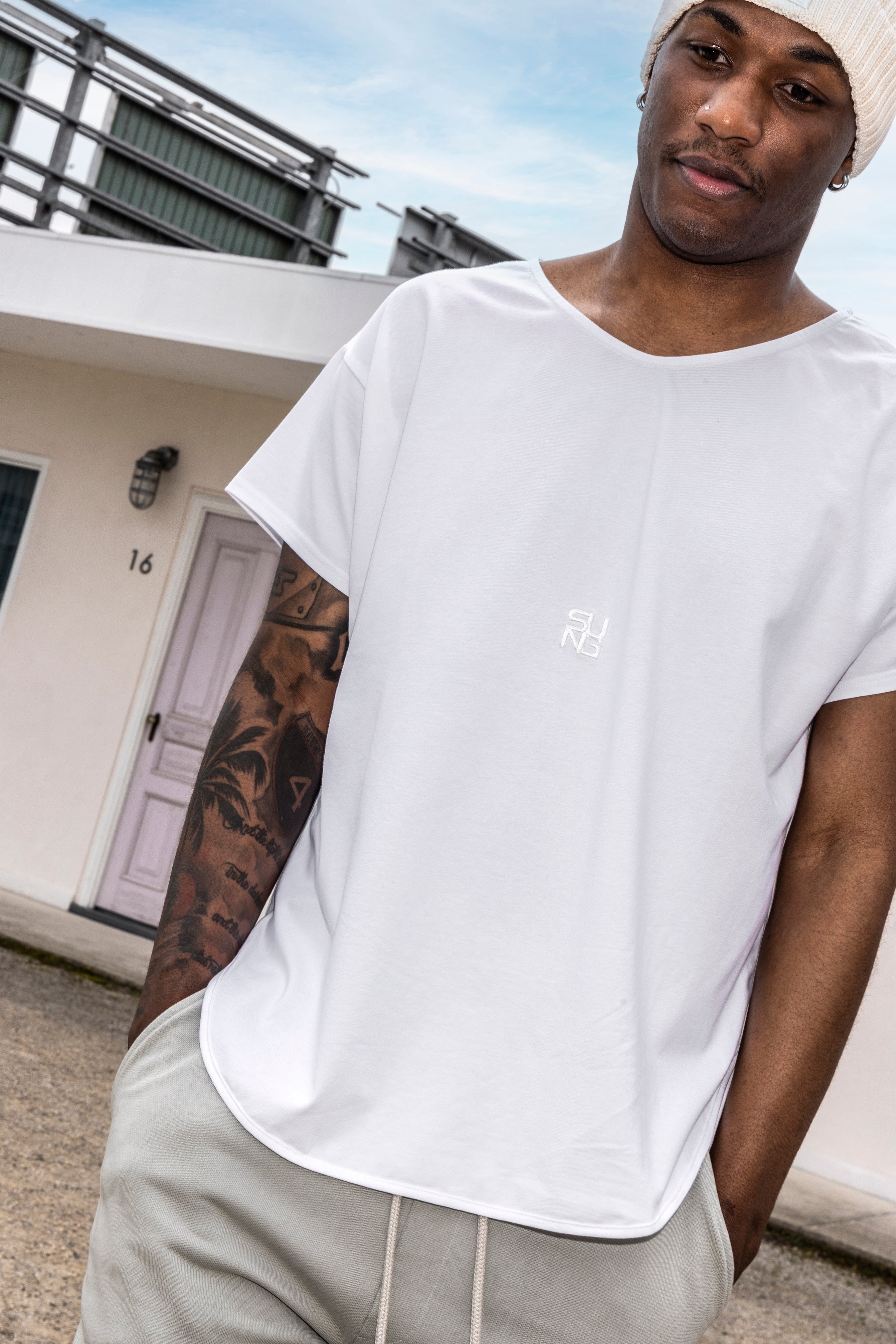 トップス SUNG1975 TOPS – SUNG-1975-