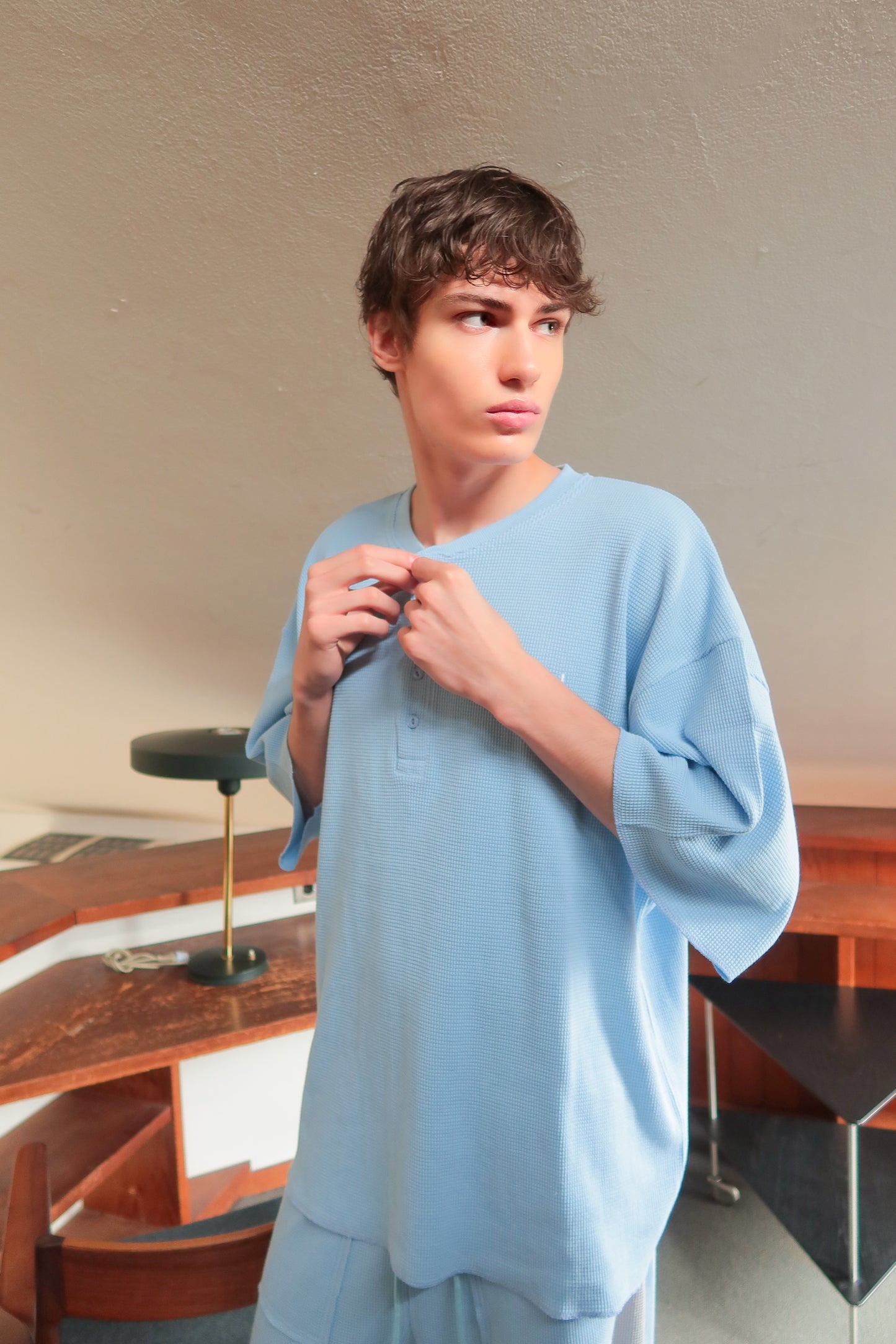 WAFFLE HENLEY TEE