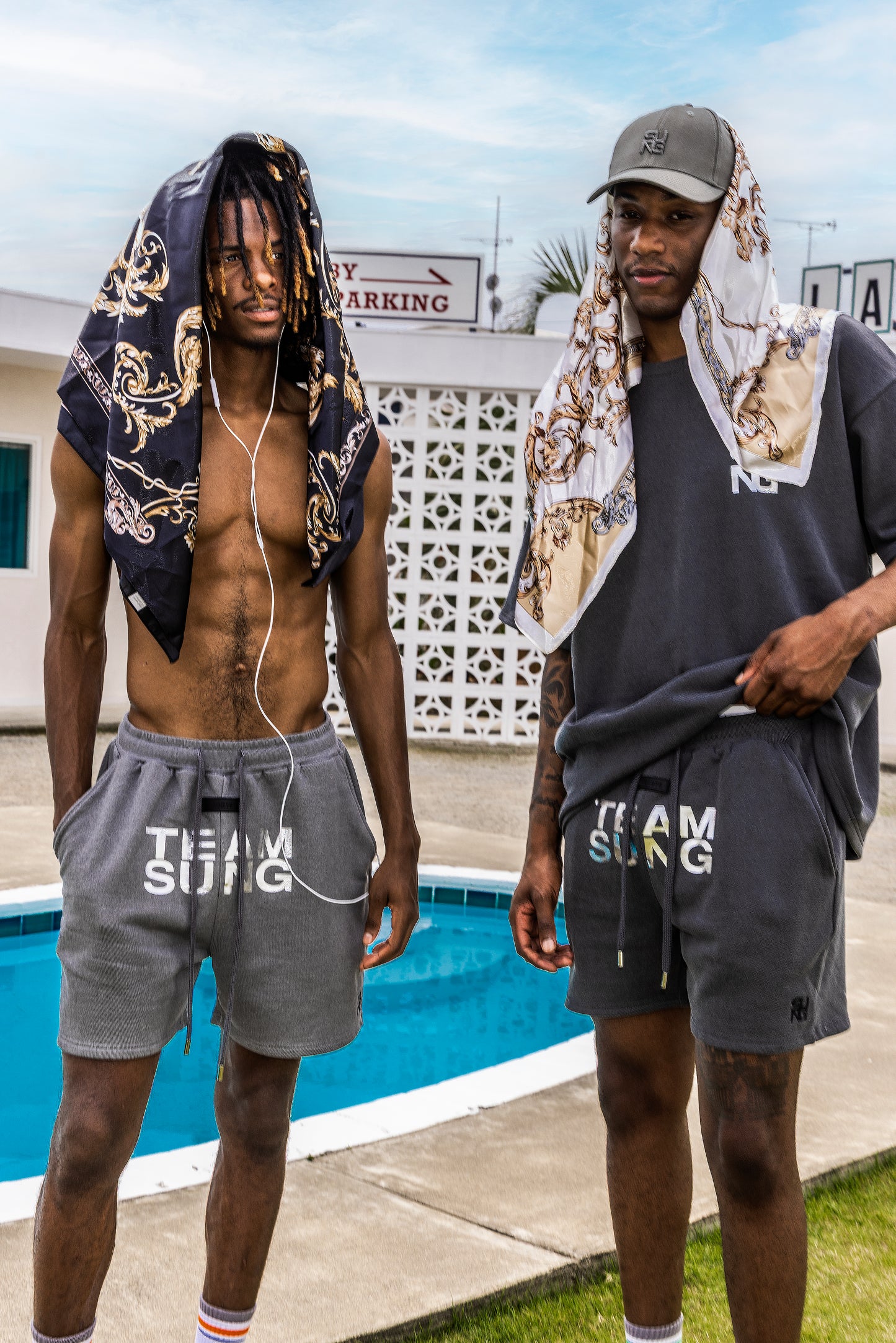 SILVER MARK FADED TEAM SHORTS