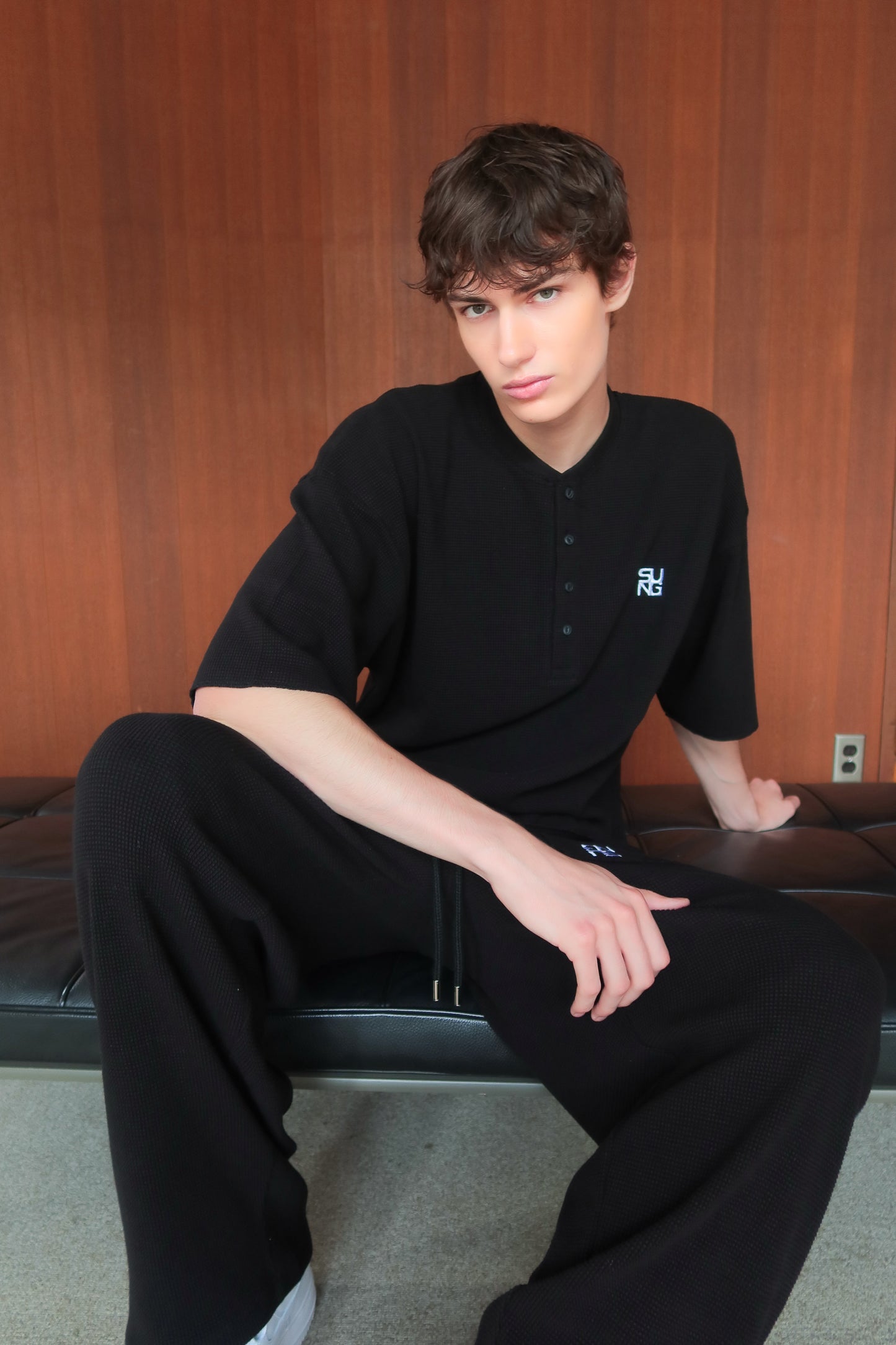 WAFFLE HENLEY TEE