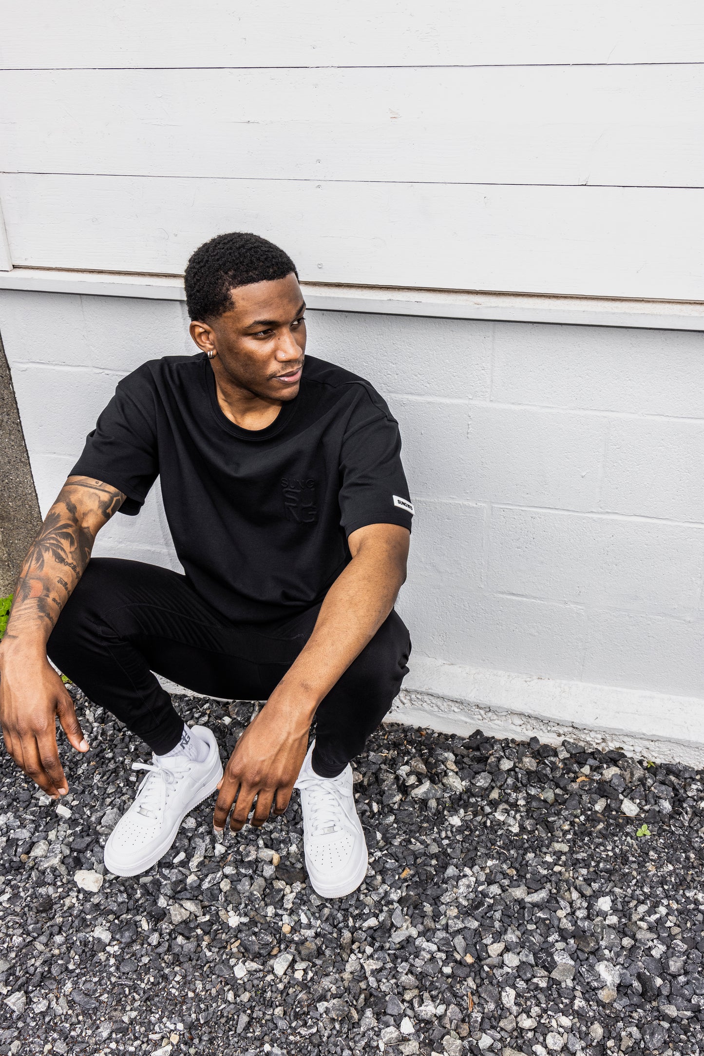 EMBOSS LOGO T-SHIRT