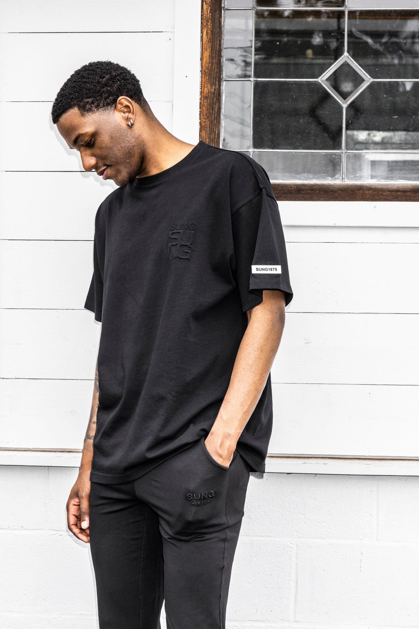 EMBOSS LOGO T-SHIRT