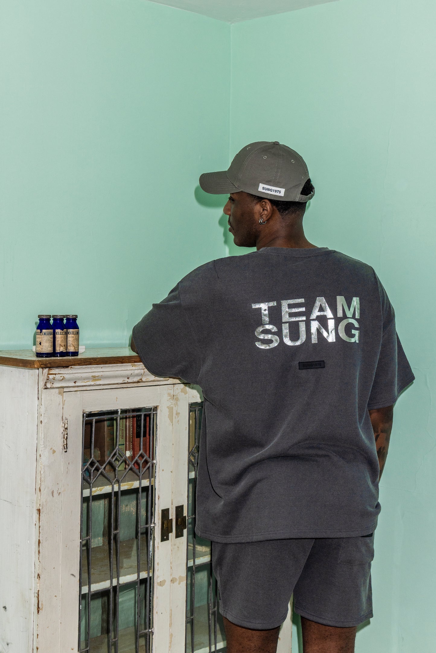SILVER MARK FADED TEAM TEE
