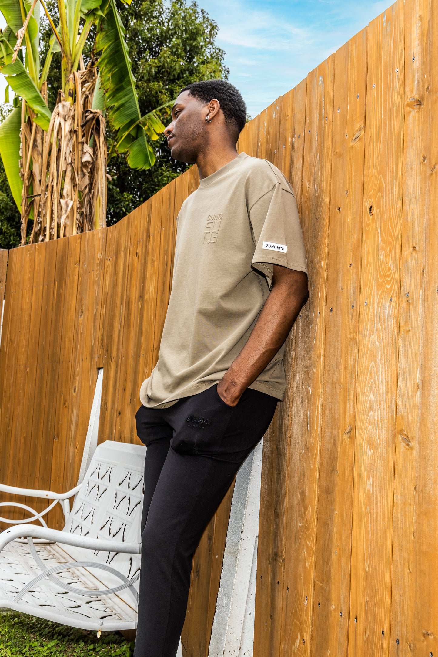 EMBOSS LOGO T-SHIRT