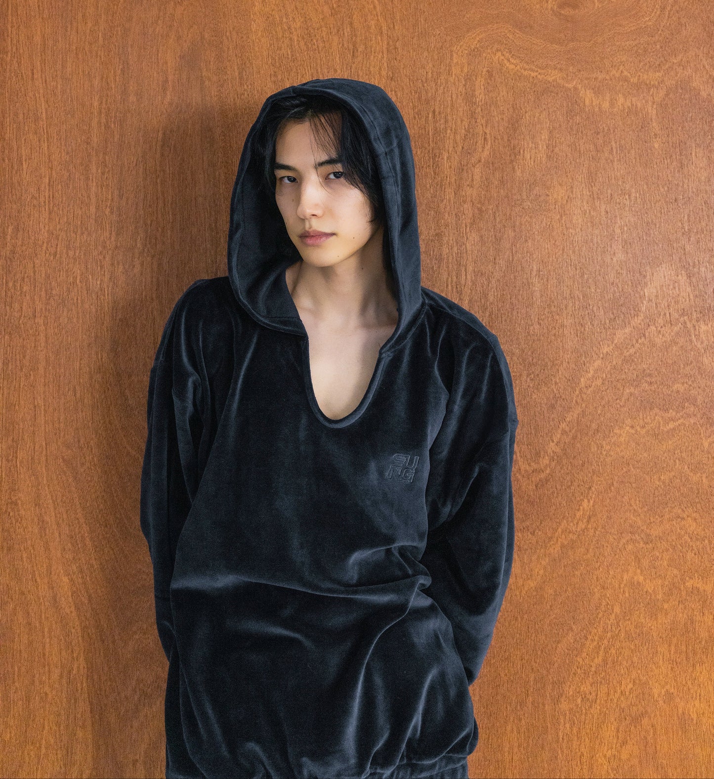 TERRY NOTCHED HOODIE