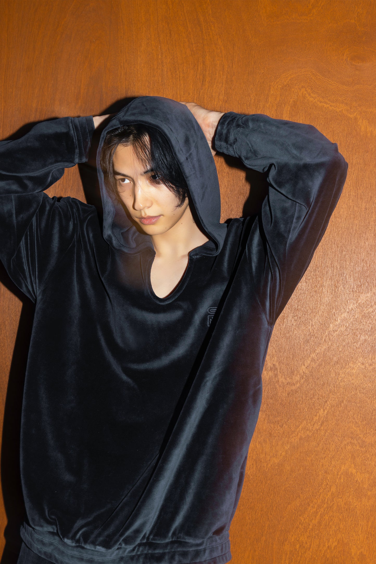 TERRY NOTCHED HOODIE