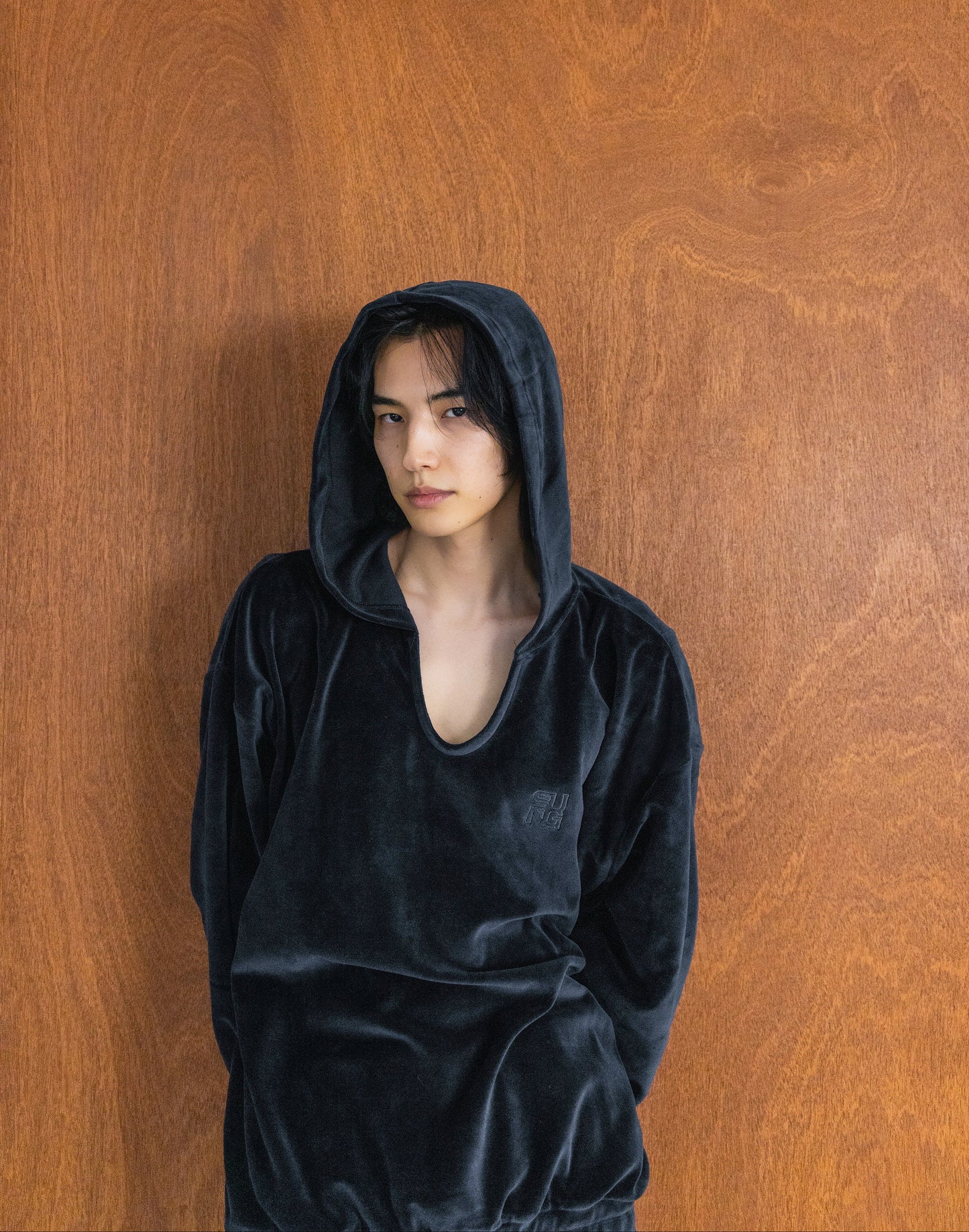 TERRY NOTCHED HOODIE