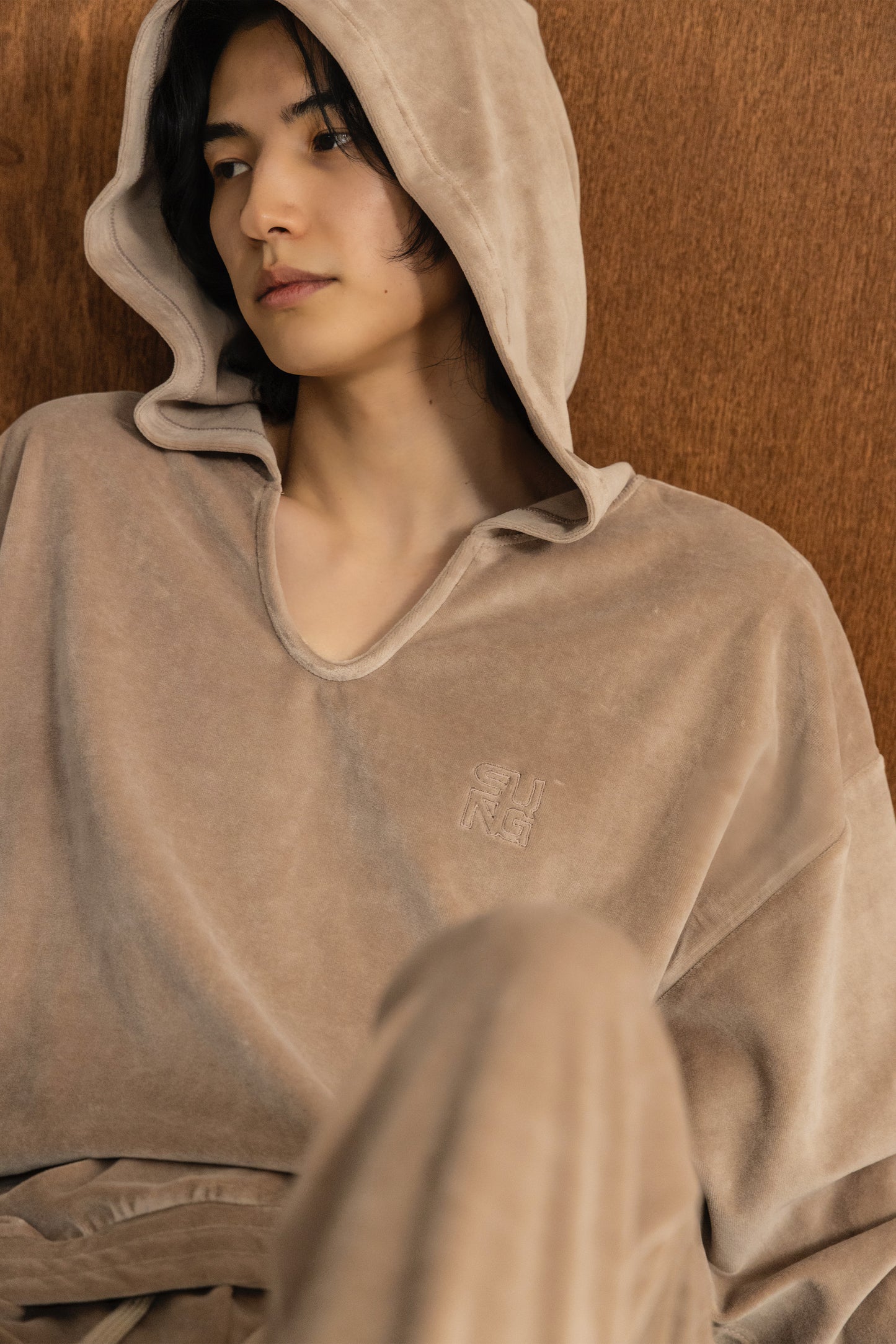 TERRY NOTCHED HOODIE