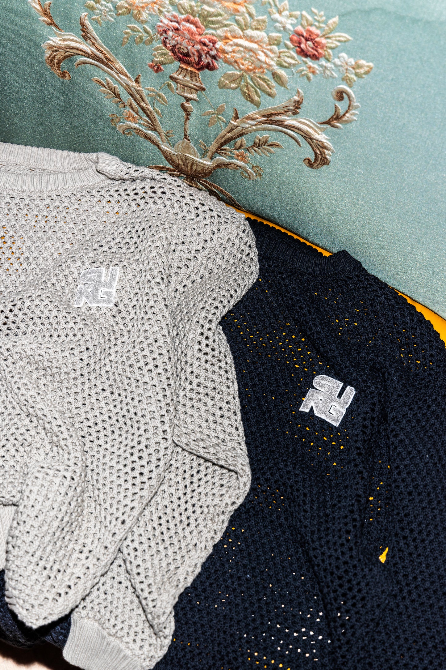 MESH KNIT LONGSLEEVE TOP