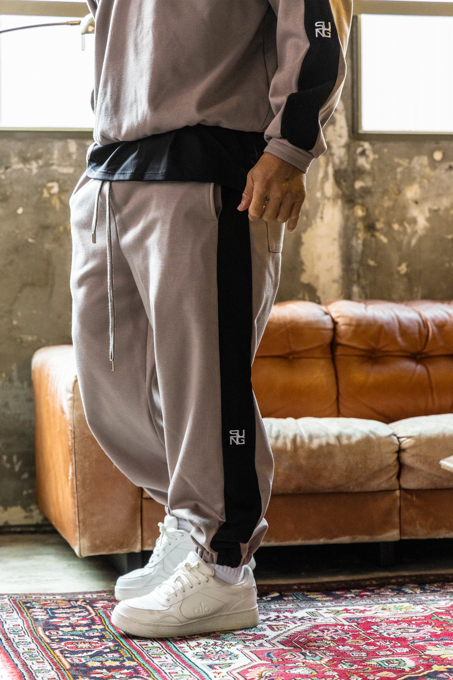 【4/1発送】BONDED SIDE LINE PANTS