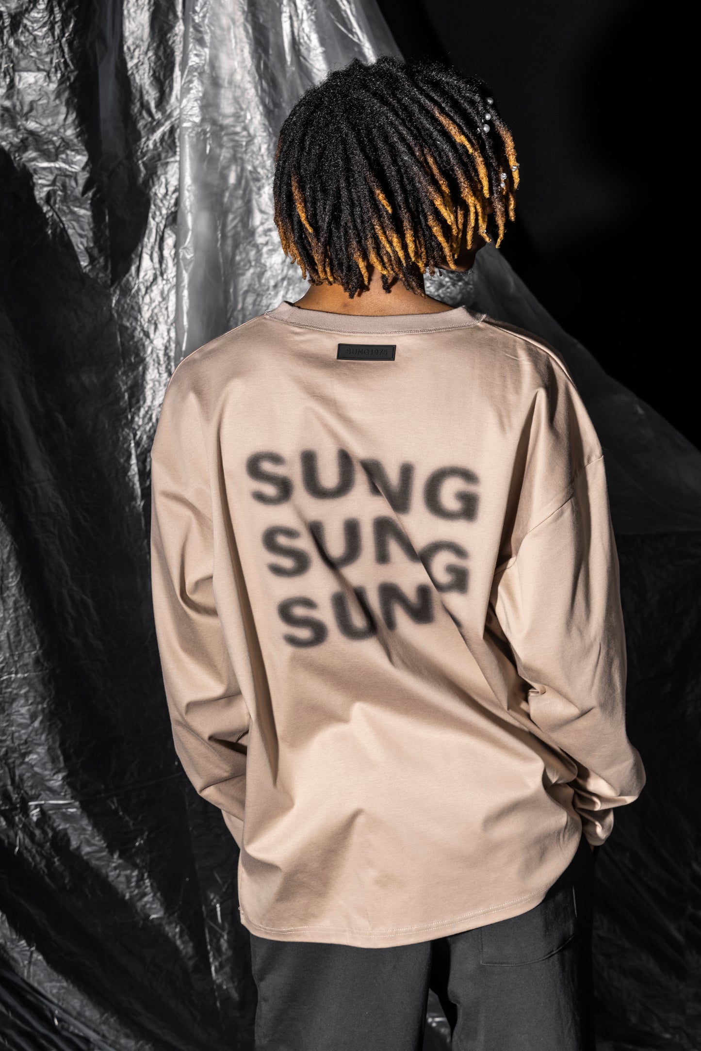 SPRAY LIKE LOGO LONG T SHIRT