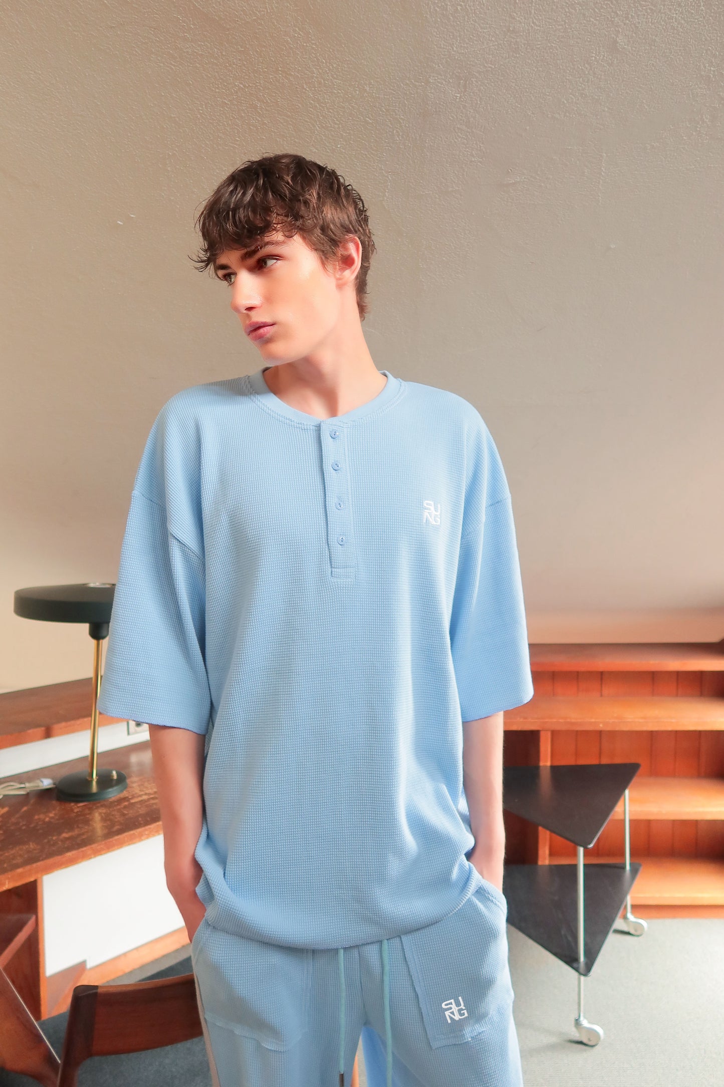 WAFFLE HENLEY TEE