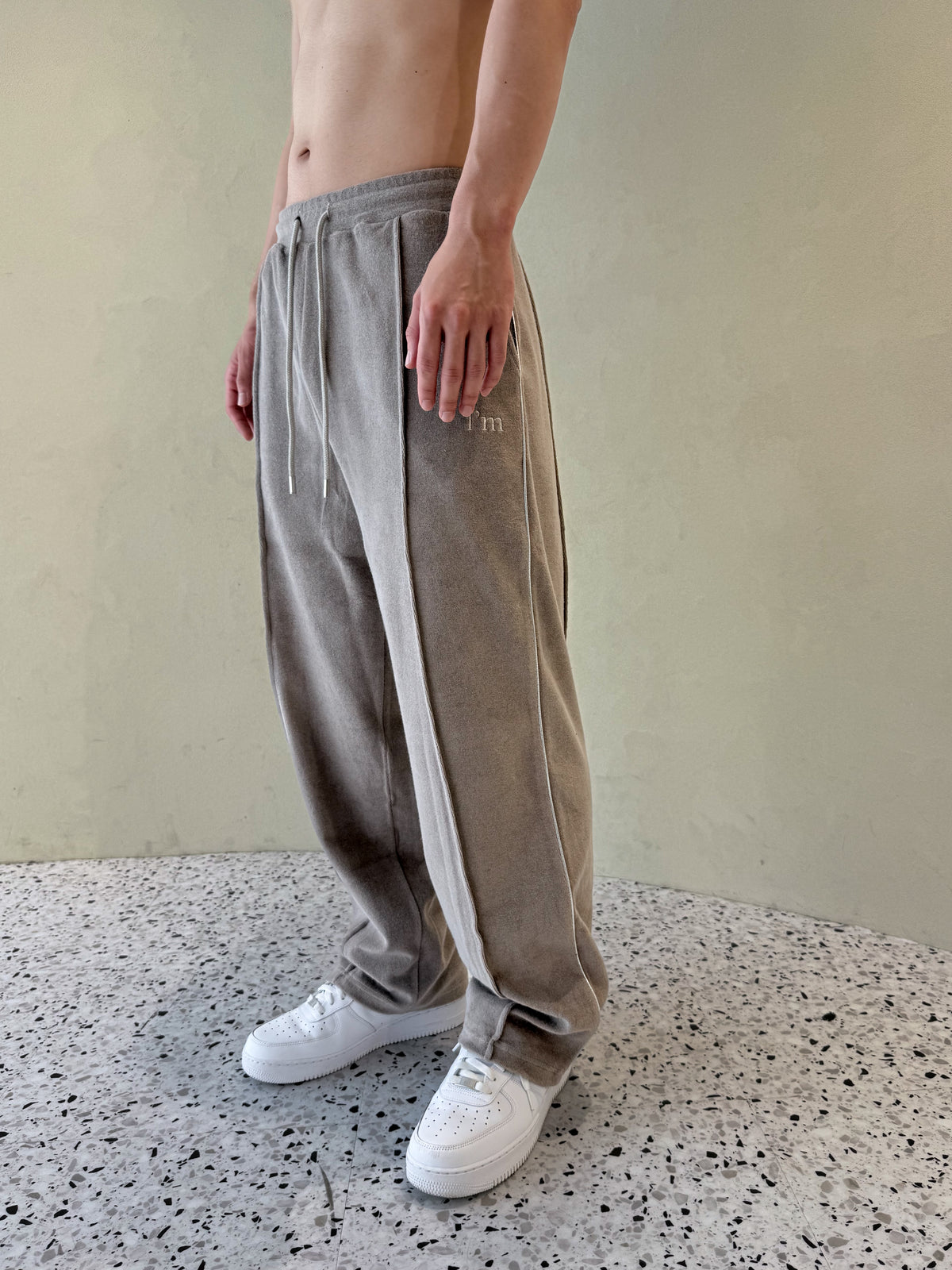 I'M LOGO PILE SIDE LINE PANTS