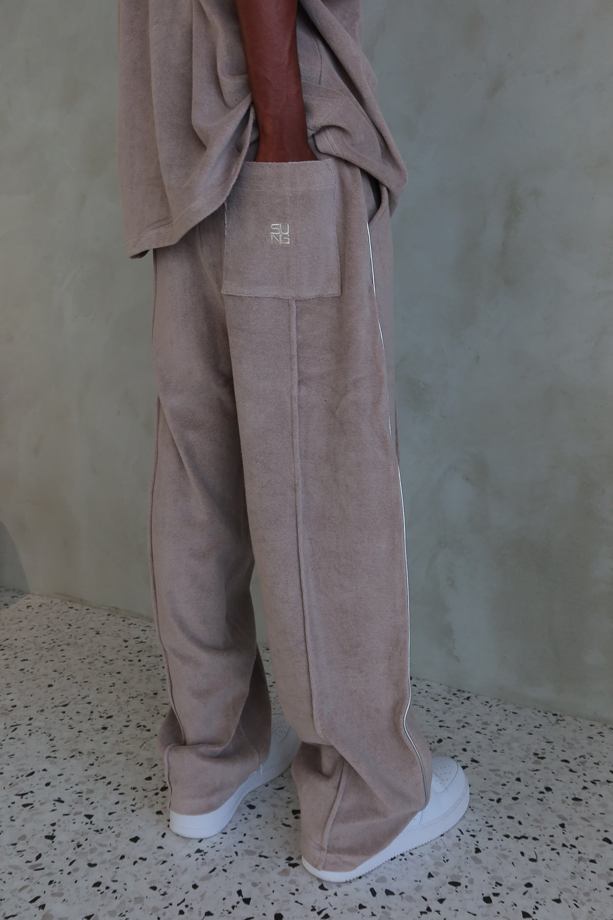I'M LOGO PILE SIDE LINE PANTS