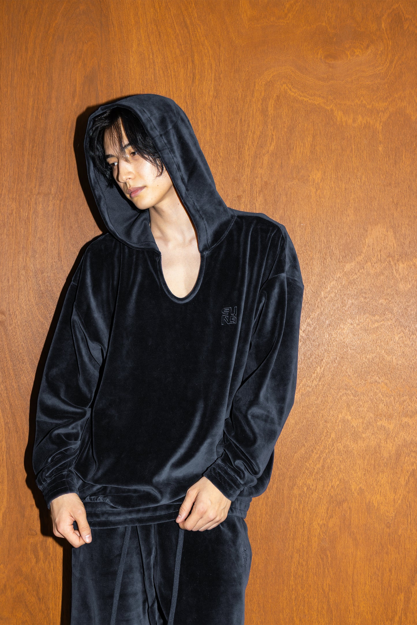 TERRY NOTCHED HOODIE