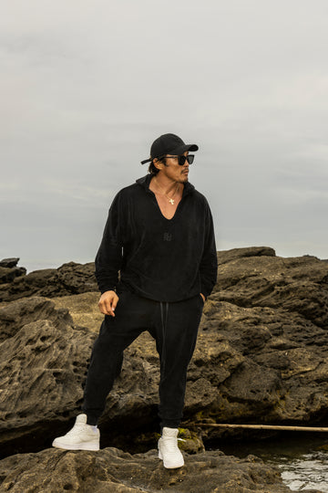 CENTER NOTCH PILE HOODIE – SUNG-1975-